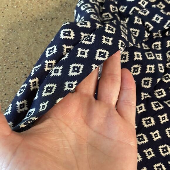 JACHS Girlfriend Cap Sleeve Button Down Short Sleeve Printed Blouse navy & cream - Picture 8 of 13